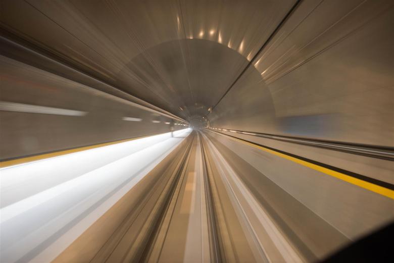 Prueba de manejo a 250 km/h a través del Túnel de Base del San Gotardo © AlpTransit Gotthard AG