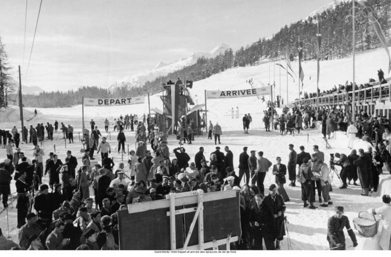 Départ et arrivée des compétitions de ski de fond lors des Jeux Olympiques de 1948 à Saint-Moritz © IOC