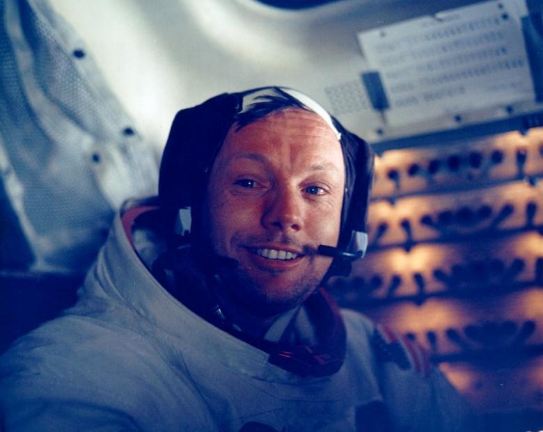 Colour films will only return to Earth with the return of the Apollo 11 mission. So is the camera. Neil Armstrong will keep it preciously in the greatest secrecy for many decades. (NASA)
