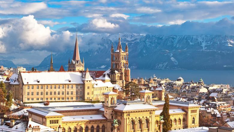 Die Stadt Lausanne unter einer Schneedecke © Lausanne Tourisme