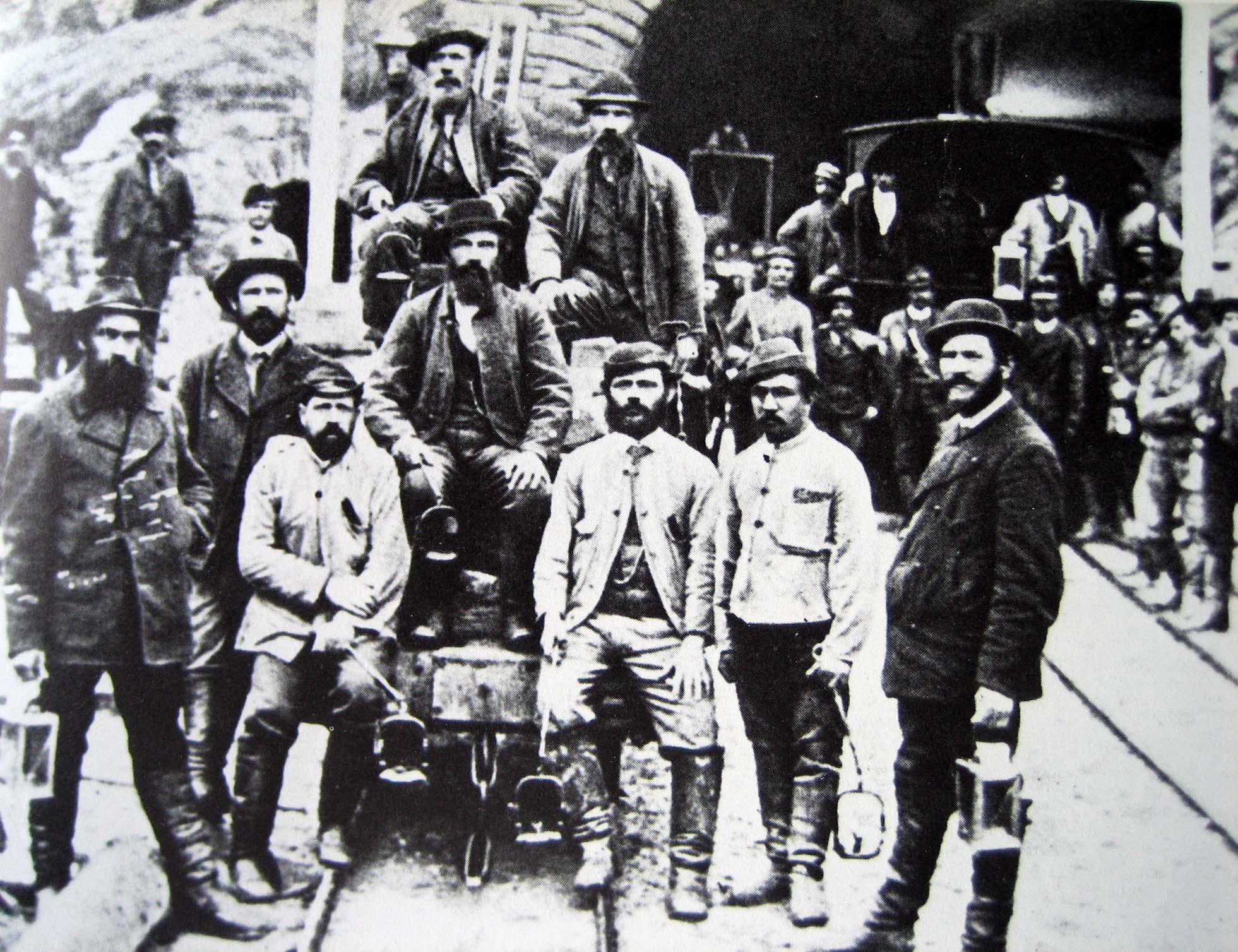 Construction workers around 1880 outside the southern portal of the Gotthard Tunnel in Airolo