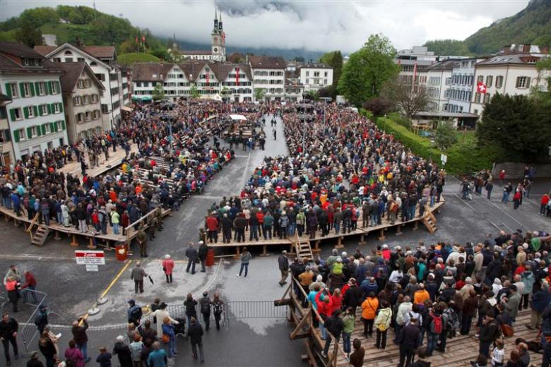 Landsgemeinde (direktdemokratische gesetzgebende Versammlung) des Kantons Glarus © FDFA, Presence Switzerland