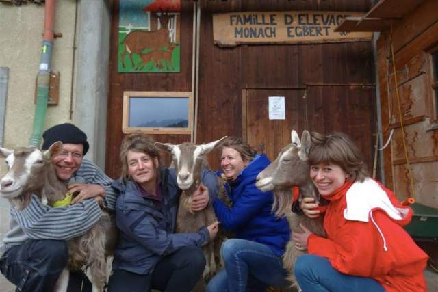 L'équipe des Chèvres de la Touvière Crédit  Les Chèvres de la Touvière (Large).jpg