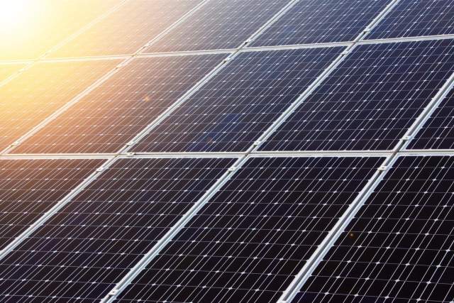 panneaux_solaires_libre_droit.pxhere.com (Large).jpg