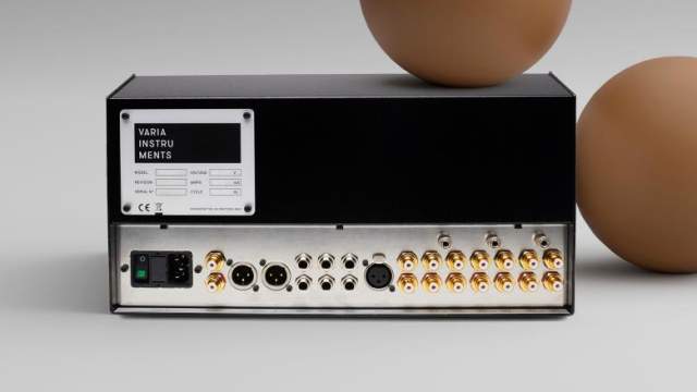 Black RDM40 dj mixer