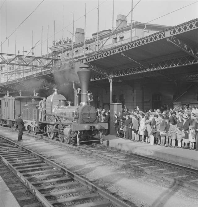SBB_Historic_-_R_1368_03_-_Spanisch-Broetli-Bahn_in_Bern (Large).jpg