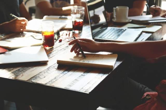 people-notes-meeting-team.jpg