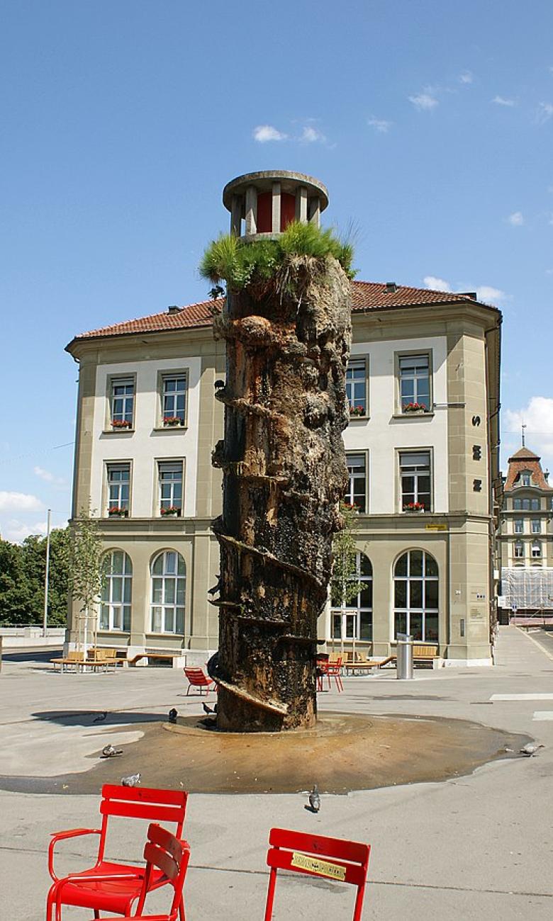 Meret Oppenheim, «Fontaine», 1983 (Nägeligasse, Berne) © Wikipedia Commons