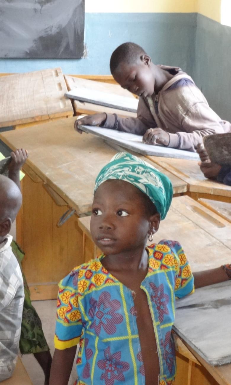 Séance d’écriture émergente à l’Ecole de Donanga, au Moyen-Chari (Tchad) © Enfants du Monde (Mathieu Savoy)