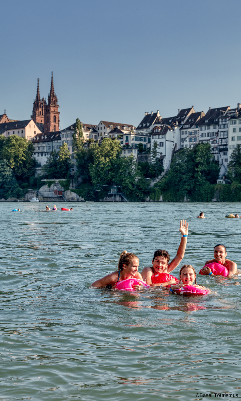 Nadando en el Rin, Basilea